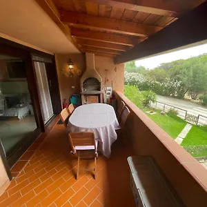  Apartment Purple House, 30m To
